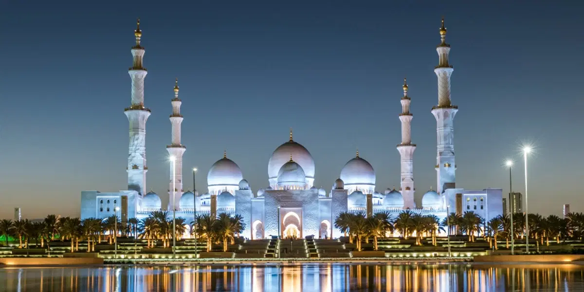 Dubai & Abu Dhabi: Beachfront Luxury & Palace Elegance
