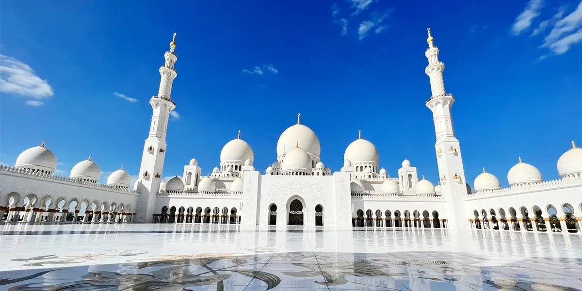 Dubai & Abu Dhabi: Luxury, Culture & Arabian Wonders