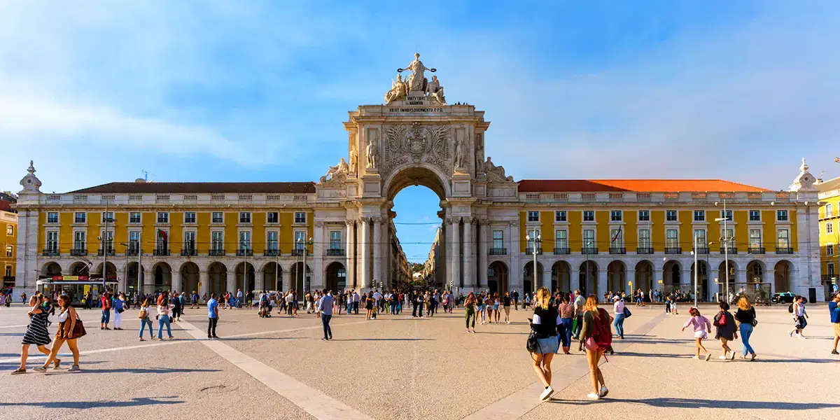 Lisbon, Algarve & Porto: Coastal Beauty & Timeless Charm