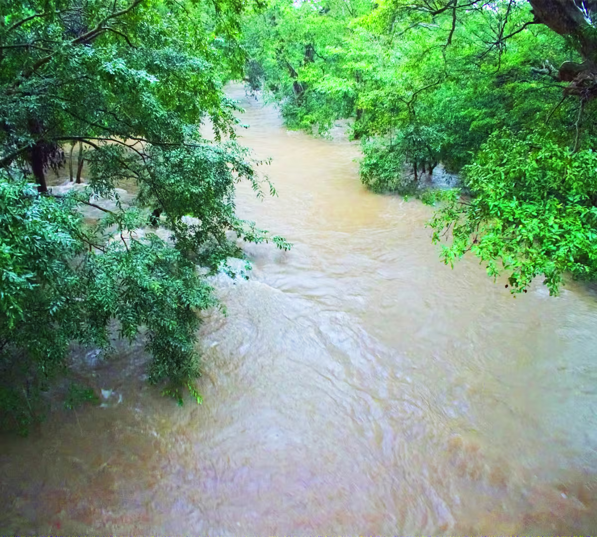 Menik River